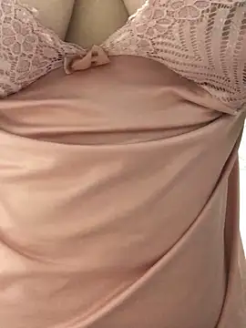 Snapshot of ahross chatting on 11.05.25 ahross online show from 11.05.25