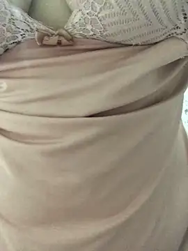 Snapshot of ahross chatting on 11.13.25 ahross online show from 11.13.25