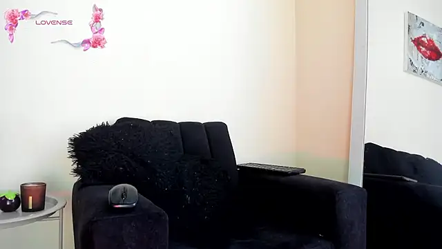 its  angelica  online show from 03.06.26