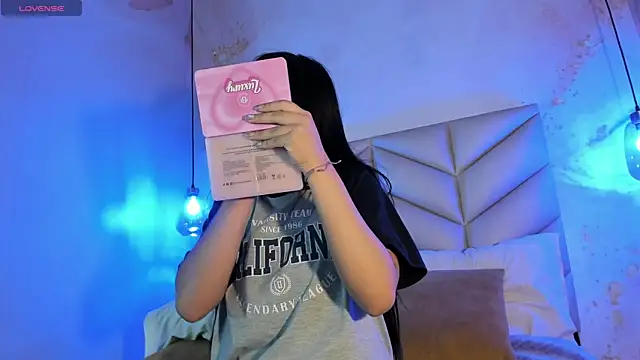 AuroraFiore online show from 02.26.25