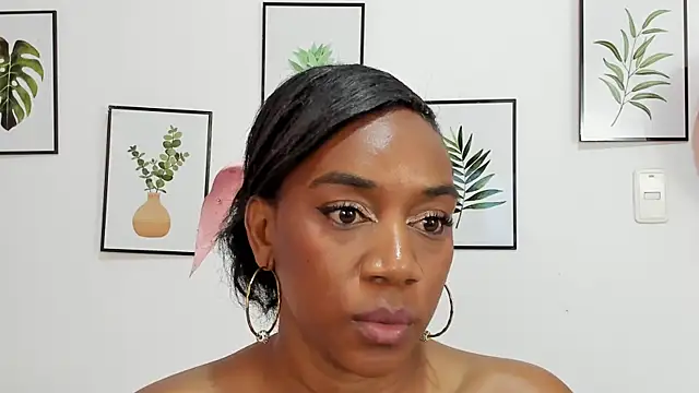 aisha w10 online show from 02.24.25