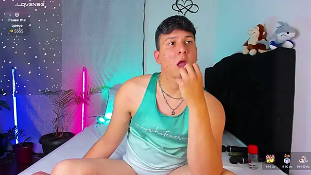 Snapshot of ANDREZALVAREZ chatting on 04.12.26 ANDREZALVAREZ online show from 04.12.26