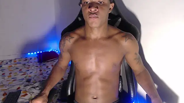 Snapshot of Alid_17 chatting on 12.10.24 Alid 17 online show from 12.10.24