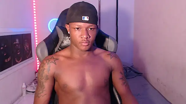 Snapshot of Alid_17 chatting on 01.02.25 Alid 17 online show from 01.02.25