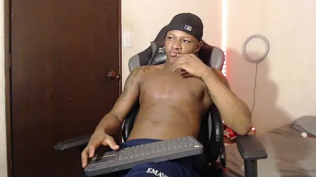 Snapshot of Alid_17 chatting on 01.20.25 Alid 17 online show from 01.20.25