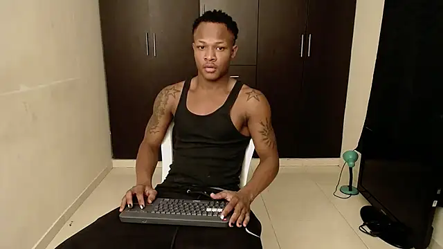 Snapshot of Alid_17 chatting on 10.08.25 Alid 17 online show from 10.08.25