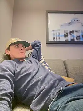 Snapshot of devinshd chatting on 12.23.24 devinshd online show from 12.23.24