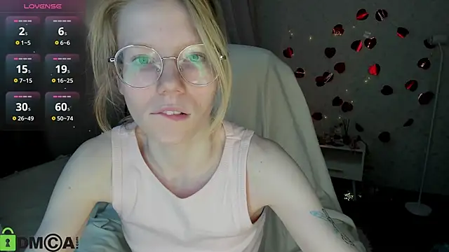 Esme Runn online show from 06.02.26
