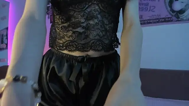 Snapshot of flora_off chatting on 04.20.26 flora off online show from 04.20.26