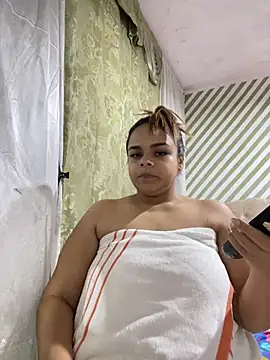 Snapshot of Evabigass chatting on 02.28.26 Evabigass online show from 02.28.26