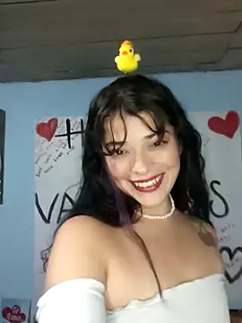 Elvishcassie  online show from 02.17.25