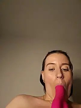 lindsay 33off online show from 01.28.25