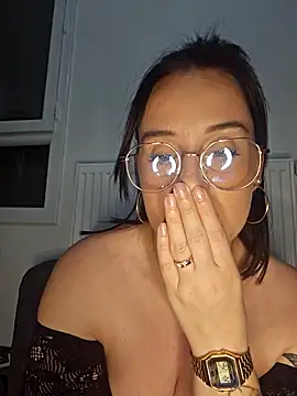 lindsay 33off online show from 02.23.26