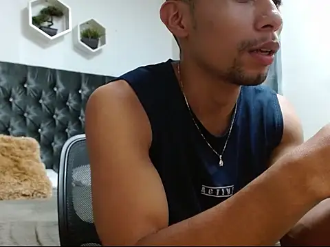 Snapshot of richar_voller chatting on 09.26.25 richar voller online show from 09.26.25