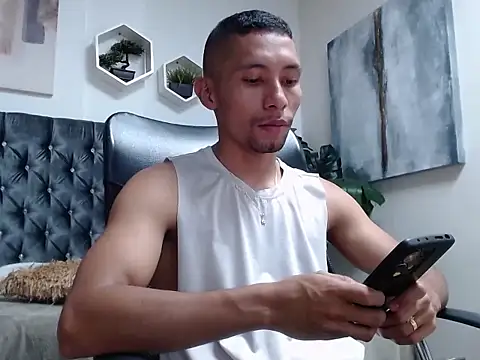 Snapshot of richar_voller chatting on 10.03.25 richar voller online show from 10.03.25