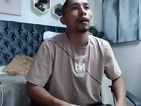 Snapshot of richar_voller chatting on 10.06.25 richar voller online show from 10.06.25