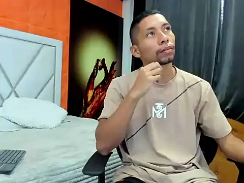 Snapshot of richar_voller chatting on 10.16.25 richar voller online show from 10.16.25