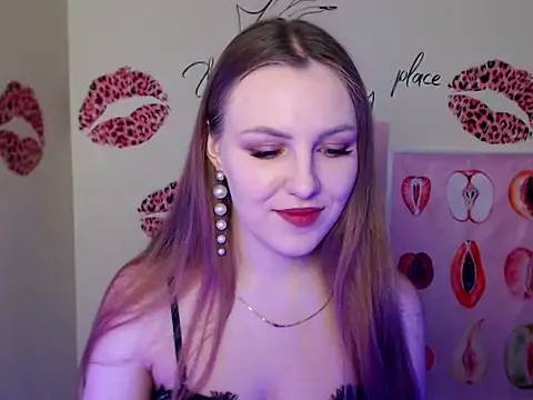 Snapshot of _AlMamiyy_ chatting on 10.30.25 AlMamiyy online show from 10.30.25