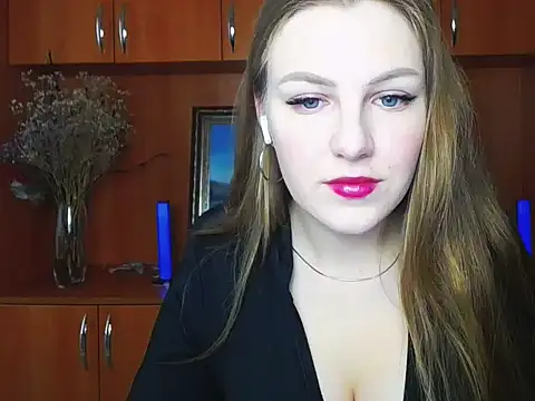 Snapshot of _AlMamiyy_ chatting on 11.02.25 AlMamiyy online show from 11.02.25