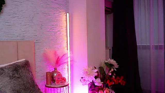 RachelSwaan online show from 02.17.26