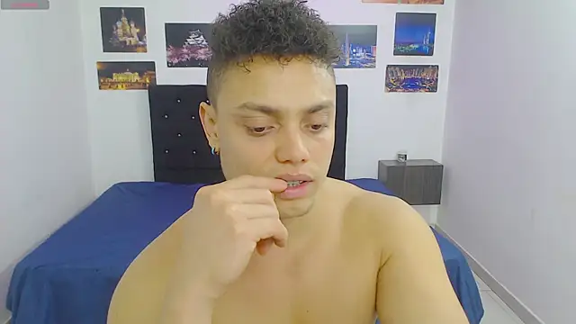 Booy Hott online show from 12.04.24