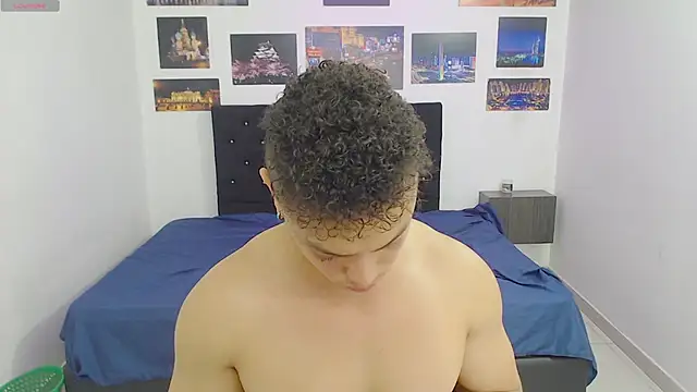 Booy Hott online show from 12.14.24