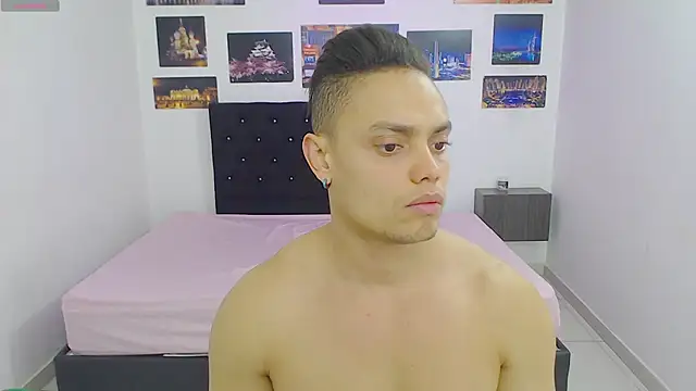 Booy Hott online show from 12.18.24