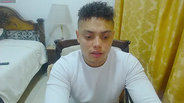 Booy Hott online show from 03.04.25