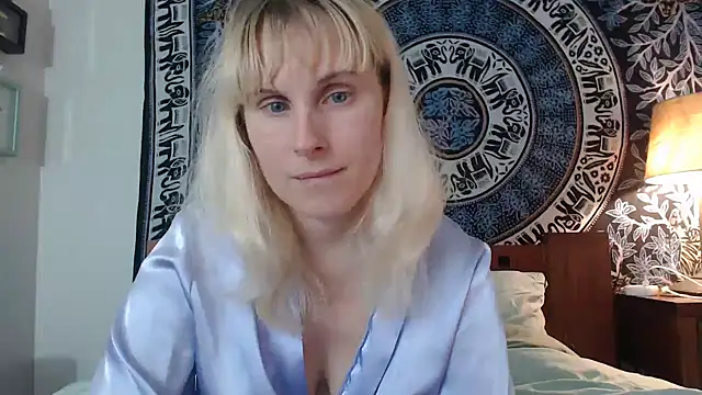 Cutikatxoxo online show from 01.15.25
