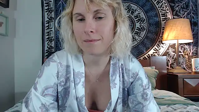 Cutikatxoxo online show from 02.11.25