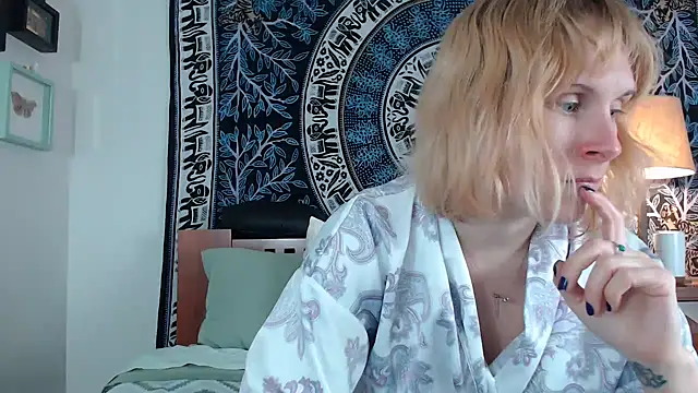 Cutikatxoxo online show from 02.22.25