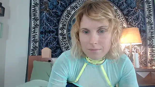 Cutikatxoxo online show from 03.14.25