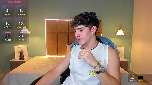 AlejooTwink online show from 11.08.25