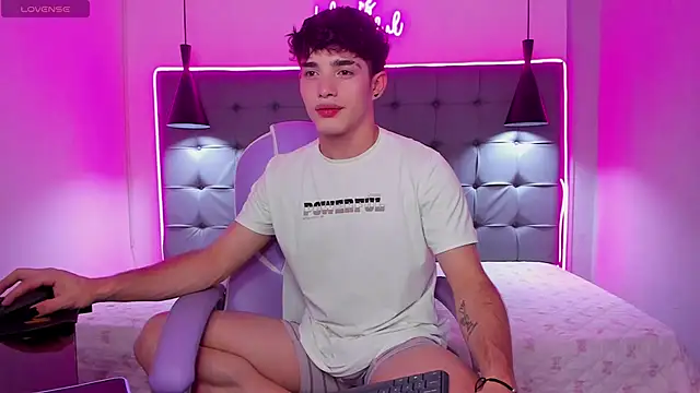 AlejooTwink online show from 12.15.25