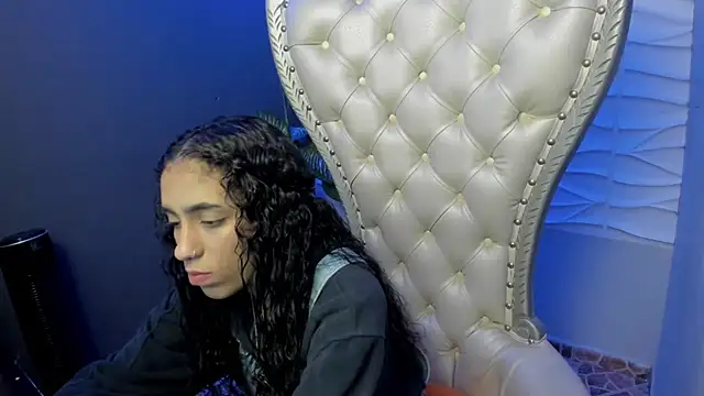 Snapshot of Layla_707 chatting on 10.02.25 Layla 707 online show from 10.02.25