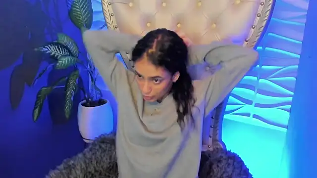 Snapshot of Layla_707 chatting on 11.04.25 Layla 707 online show from 11.04.25