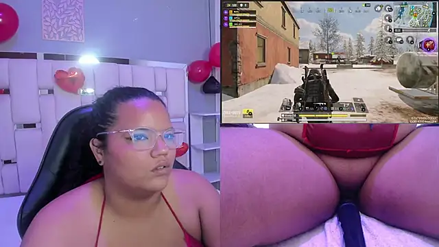 Snapshot of MhiaRey chatting on 02.10.25 MhiaRey online show from 02.10.25