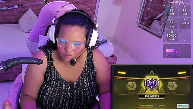 Snapshot of MhiaRey chatting on 02.28.25 MhiaRey online show from 02.28.25