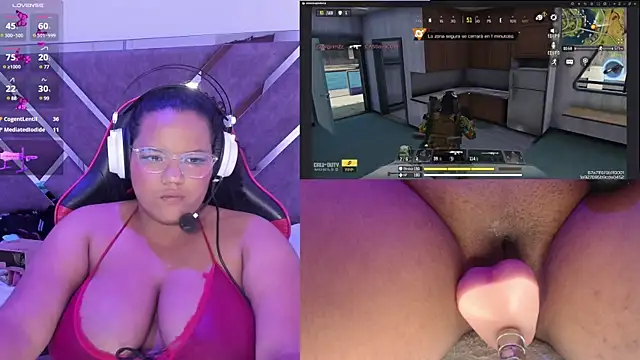 Snapshot of MhiaRey chatting on 03.11.25 MhiaRey online show from 03.11.25