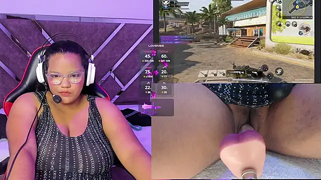 Snapshot of MhiaRey chatting on 03.12.25 MhiaRey online show from 03.12.25