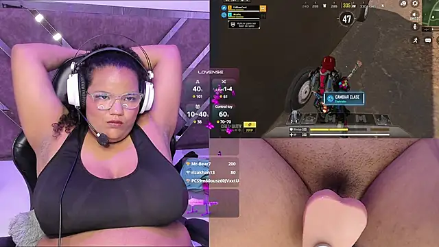 Snapshot of MhiaRey chatting on 03.15.25 MhiaRey online show from 03.15.25