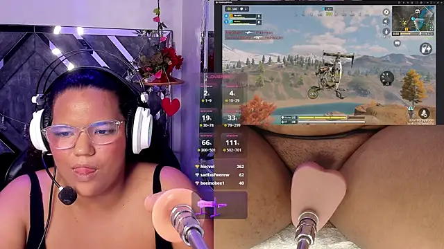 Snapshot of MhiaRey chatting on 03.18.25 MhiaRey online show from 03.18.25