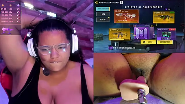 Snapshot of MhiaRey chatting on 09.14.25 MhiaRey online show from 09.14.25