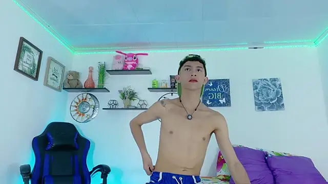 Noah tyler  online show from 02.11.26