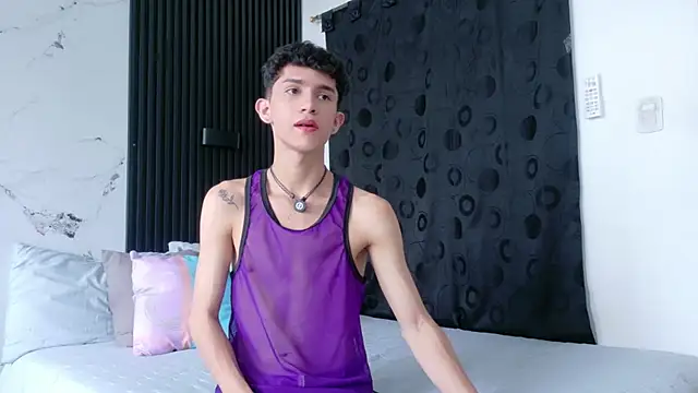 Noah tyler  online show from 04.21.26