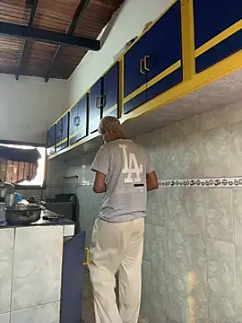 Leo bunny hot online show from 11.03.25