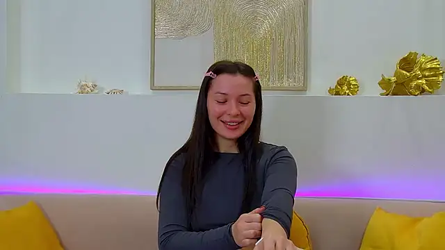 AlexandraBloom online show from 02.10.26