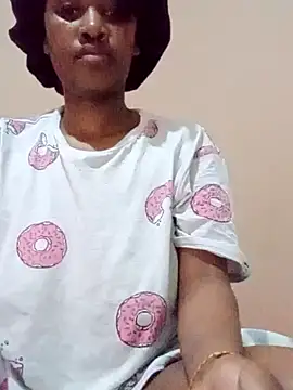 Snapshot of Blackhoneysharon chatting on 11.01.25 Blackhoneysharon online show from 11.01.25