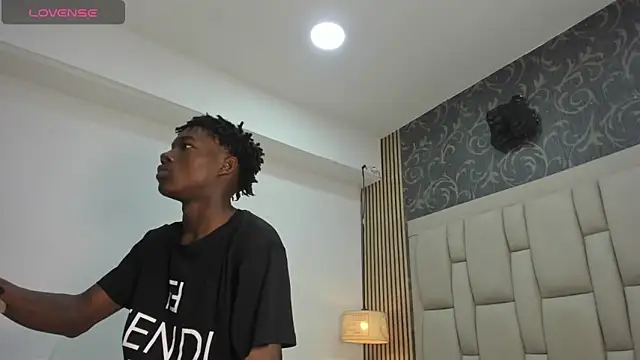 Snapshot of chimi88 chatting on 02.20.25 chimi88 online show from 02.20.25