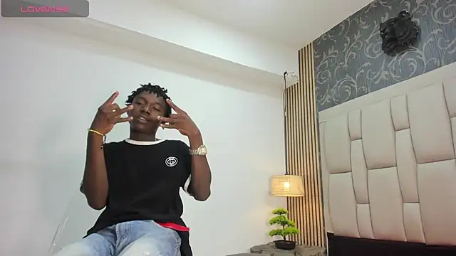 Snapshot of chimi88 chatting on 02.22.25 chimi88 online show from 02.22.25